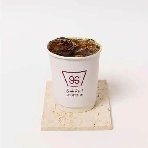 قهوة اليوم باردة - كوب وسط
