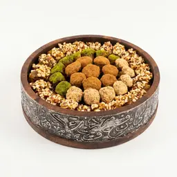 علبة تمر خشب حروف دائرية وسط