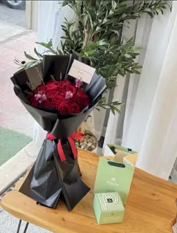 بوكيه الفلنتاين مع شوكلت باتشي
