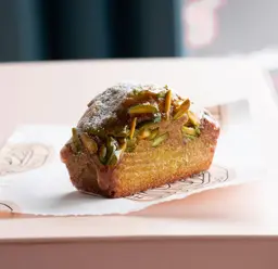 Pistachio mini cake