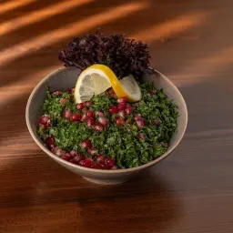 تبولة بالرمان