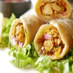 Shish Tawook Sandwich Roll With Spicy Sauce