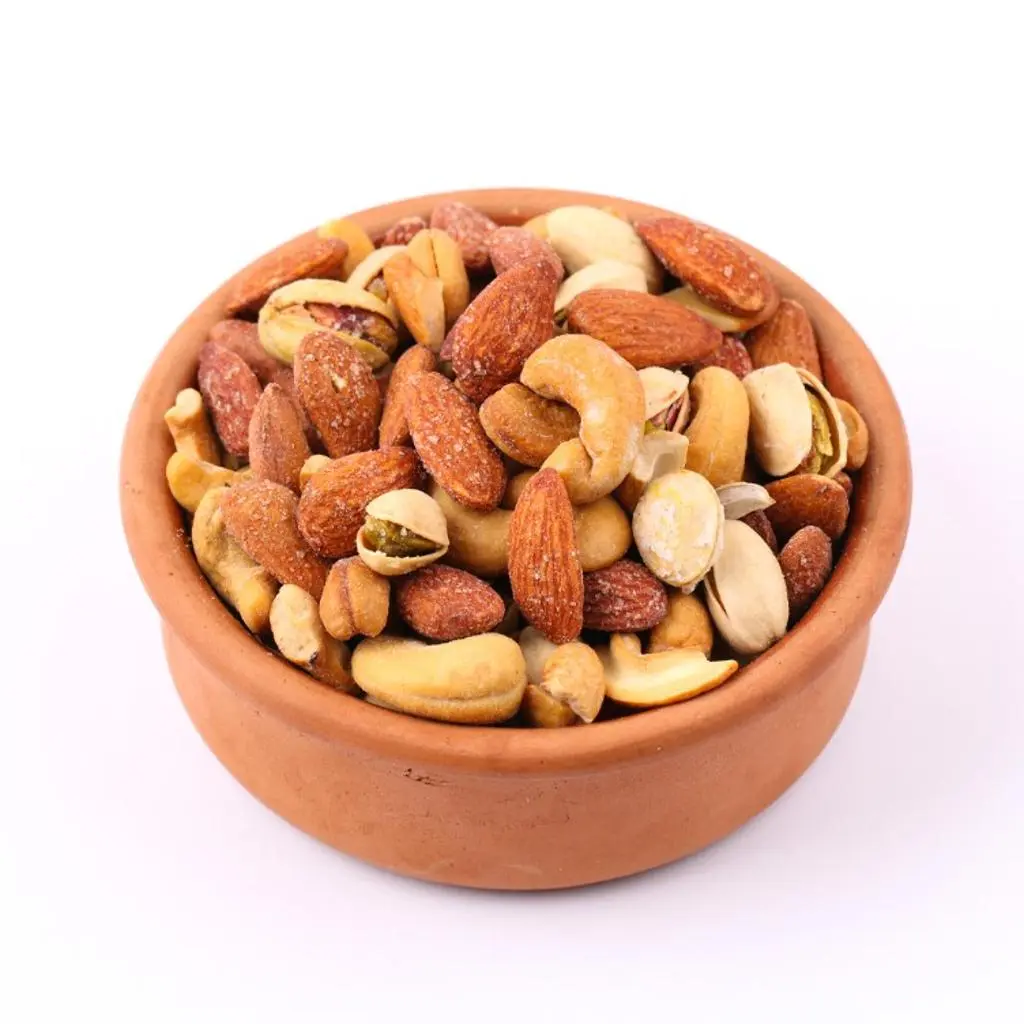 مكسرات مشكلة