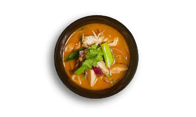 120. chicken tom yum soup