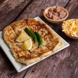 Tuna and Cheddar Cheese Savory Mutabbaq