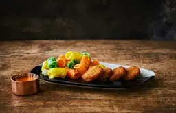 Crispy Chicken Nuggets With Chips