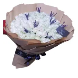 مجموعة من الزهور الطبيعية