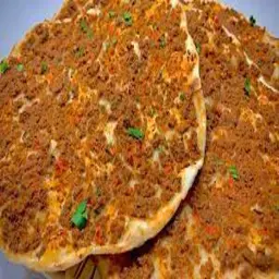 فطيرة لحم جبن