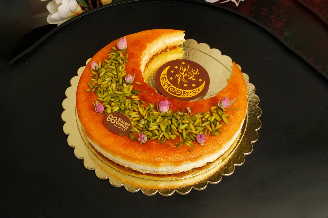 بسبوسه شكل هلال