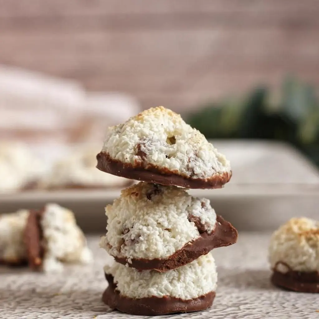 Coconut Macaron