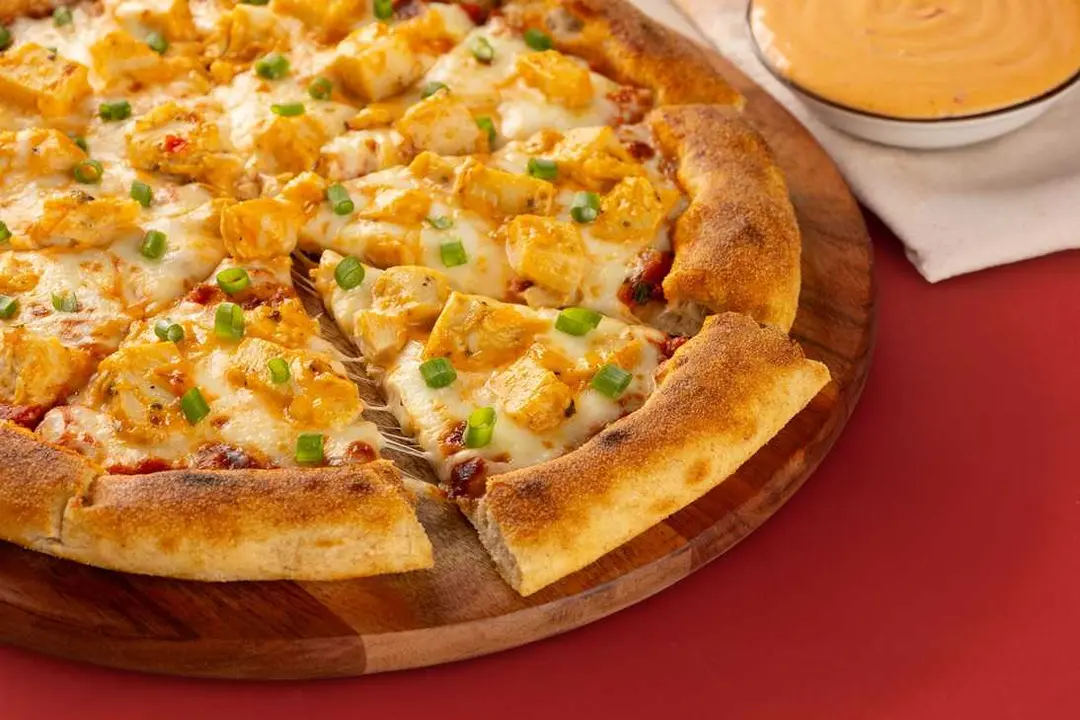 Dynamite Chicken Pizza Large