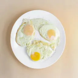 بيض عيون