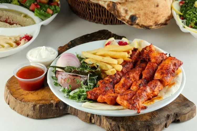 شيش طاووق نفر
