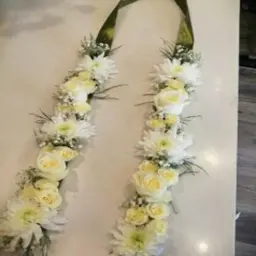 عقد ورد طبيعي