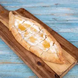 فطيرة لبنة وعسل