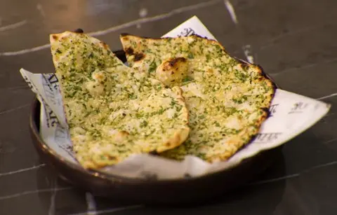 Garlic Fatayer Naan