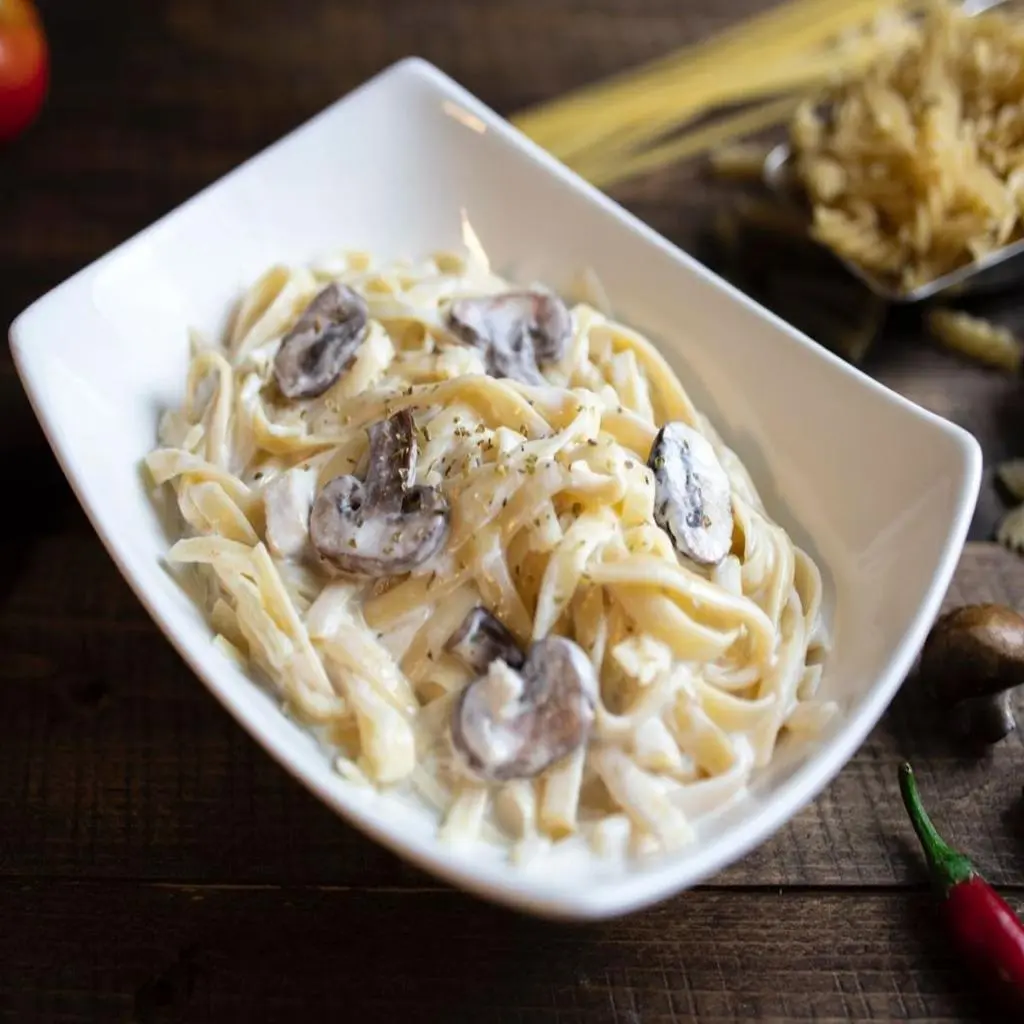Fettuccine Alfredo