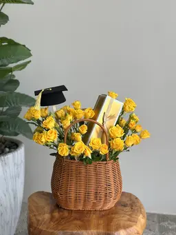 Graduation basket with chocolate A