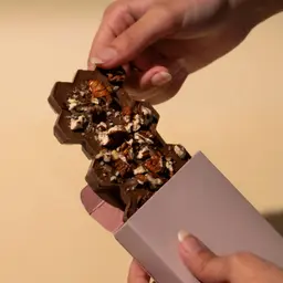 كرنشي بيكان بار