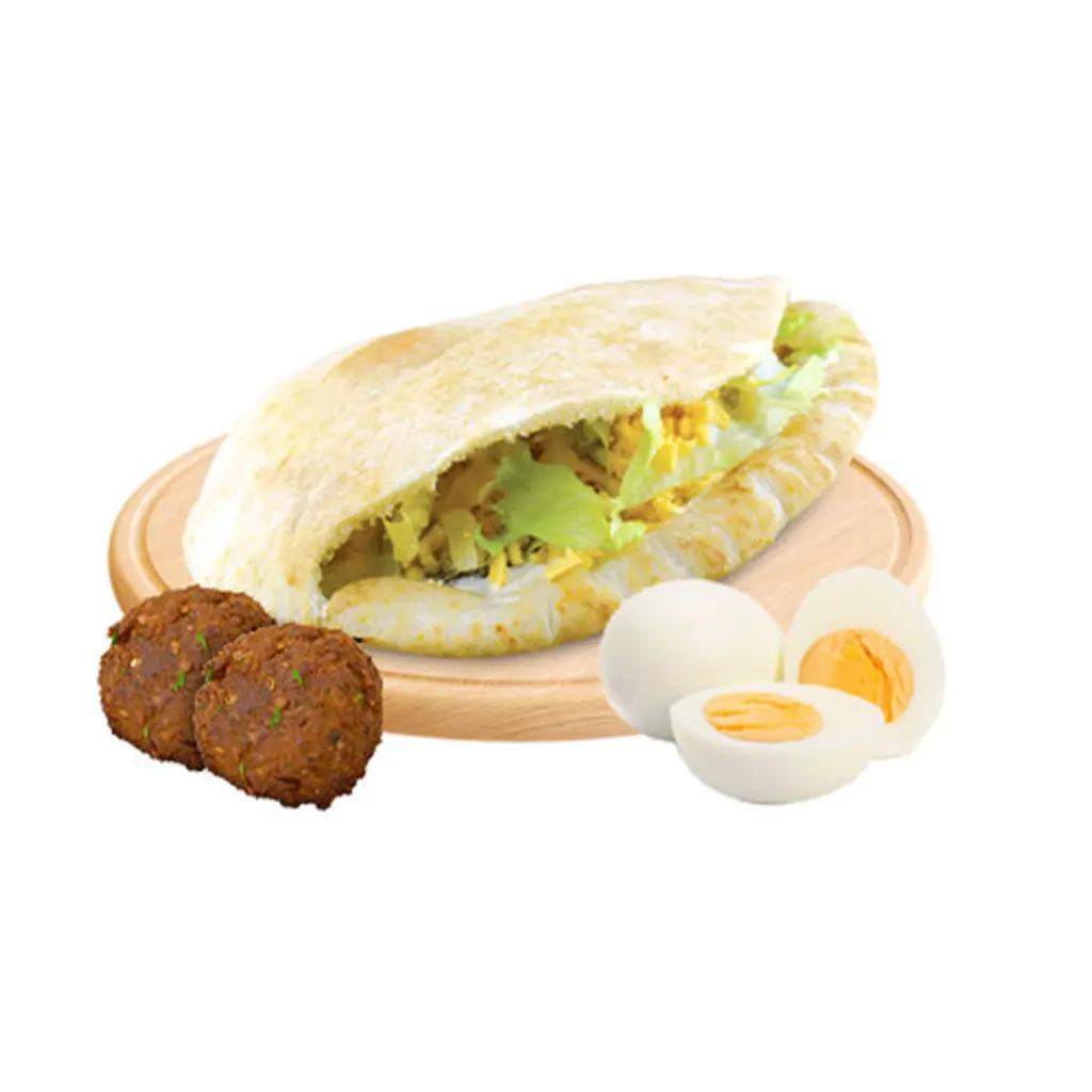 طعمية بالبيض مسلوق