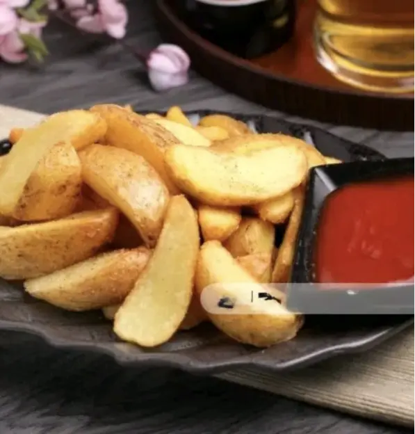 بطاطس كبيرة