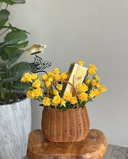 Graduation basket with chocolate B