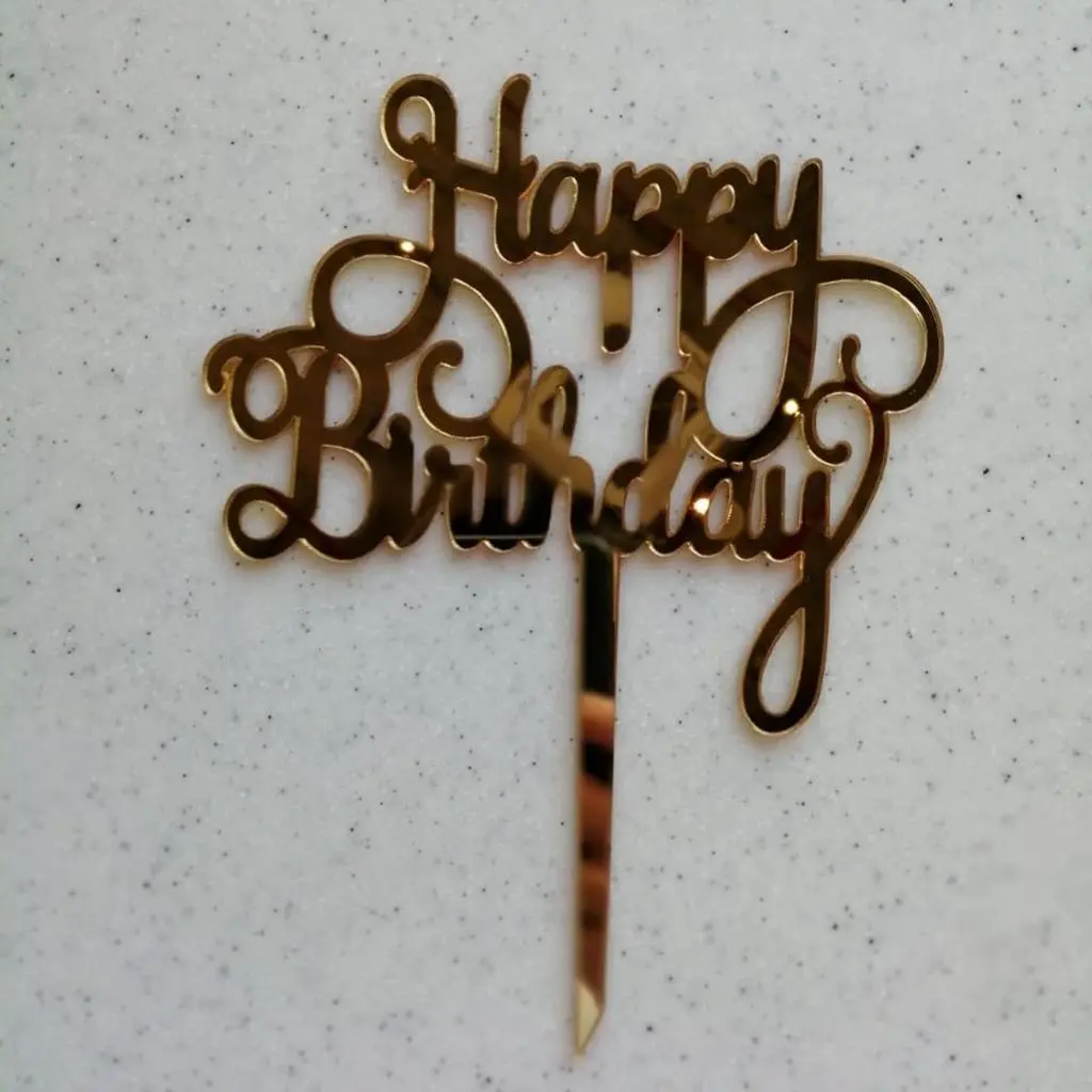 عيد ميلاد سعيد ذهبي