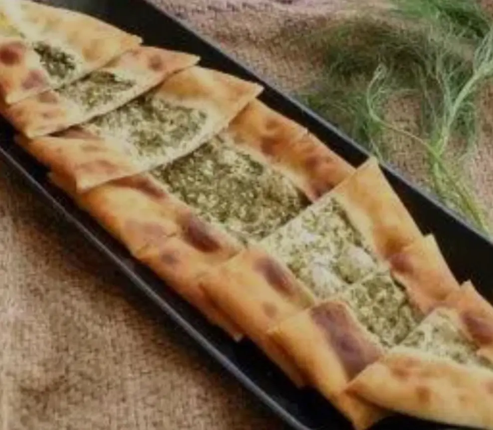 فطيرة جبن بالزعتر