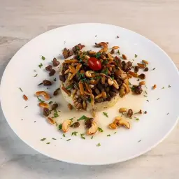 ياسرية باللحم والصنوبر البلدي