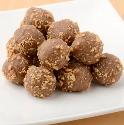 Haisah Ball With Nuts