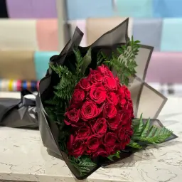 Distinctive Red Bouquet 6
