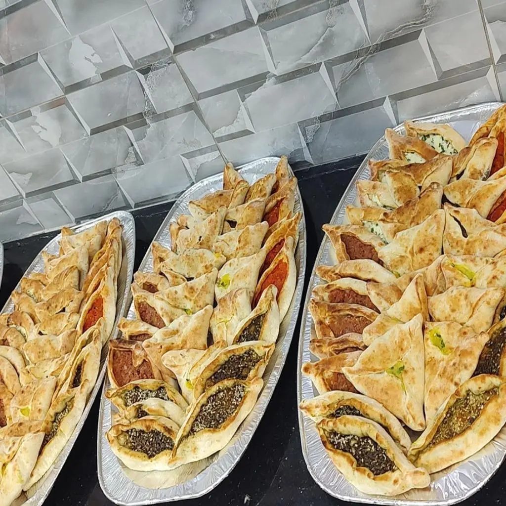 صحن مشكل معجنات