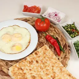 بيض بالفرن