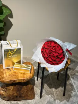 Chocolate Bostani with Bouquet 2