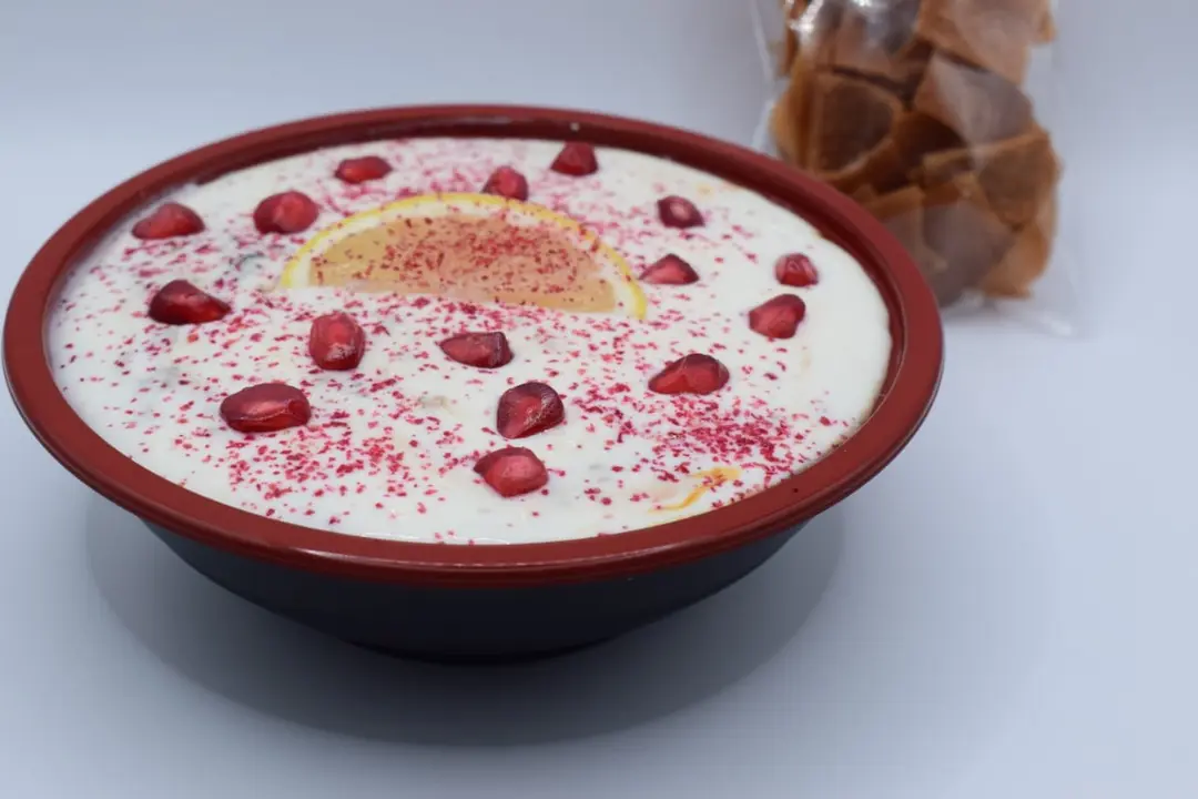 Grape leaves fatteh