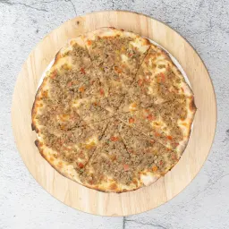 لحم بالعجين