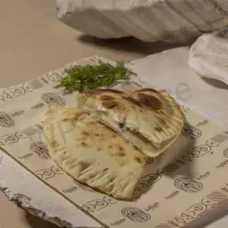 فطيرة مكس الاجبان