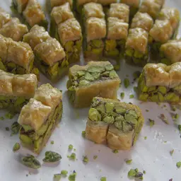 بقلاوة مكسرات