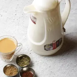 شاي كرك وترمس