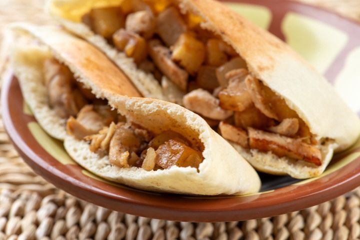 ساندويتش الدجاج والبطاطا