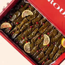 Box classic grape leaves
