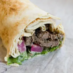 ساندويتش كباب لحم