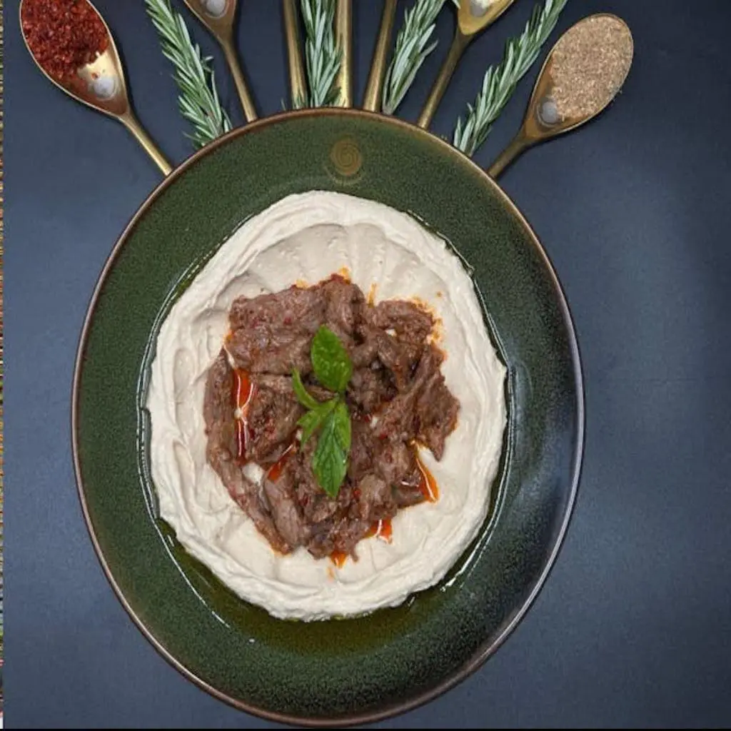 Hummus with Meat