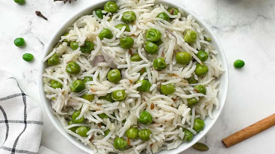بازلاء خضراء بلاو نص