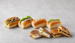 ٦ قطع من أي ساندويتش