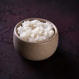 أرز مطهو على البخار