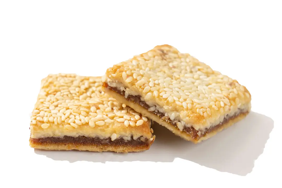 Date Maqrouta with roasted sesame