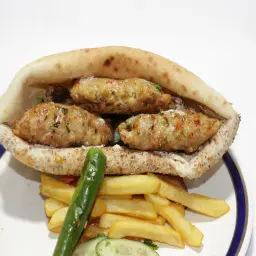 سندوتش كباب كفتة دجاج