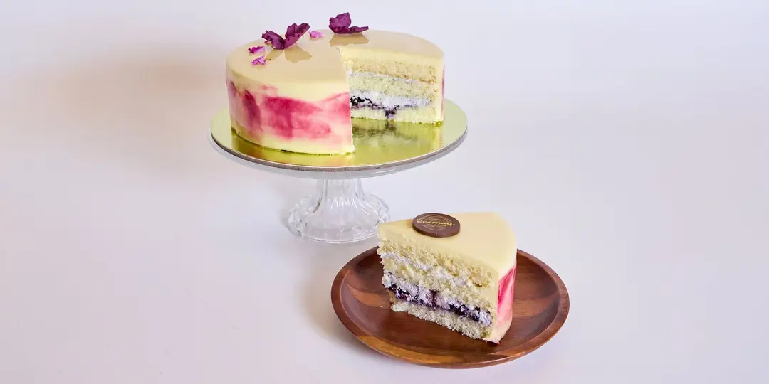 Small raspberry cake