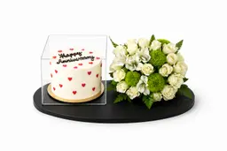 Cake stand with roses